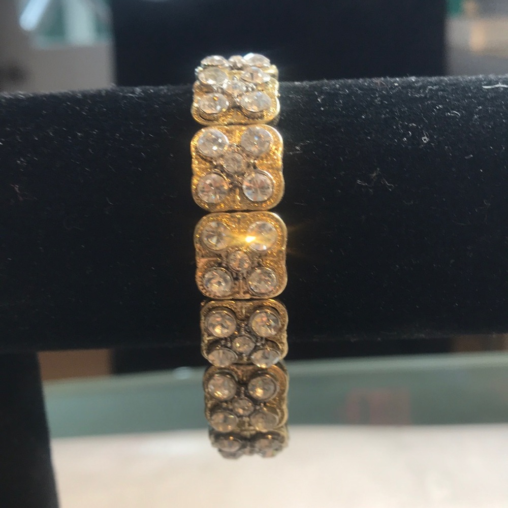 Stretch gold bracelet